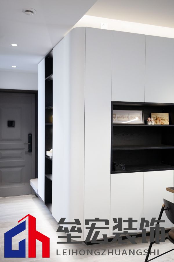 142㎡現(xiàn)代簡約丨 黑白格調(diào)下的溫柔空間！