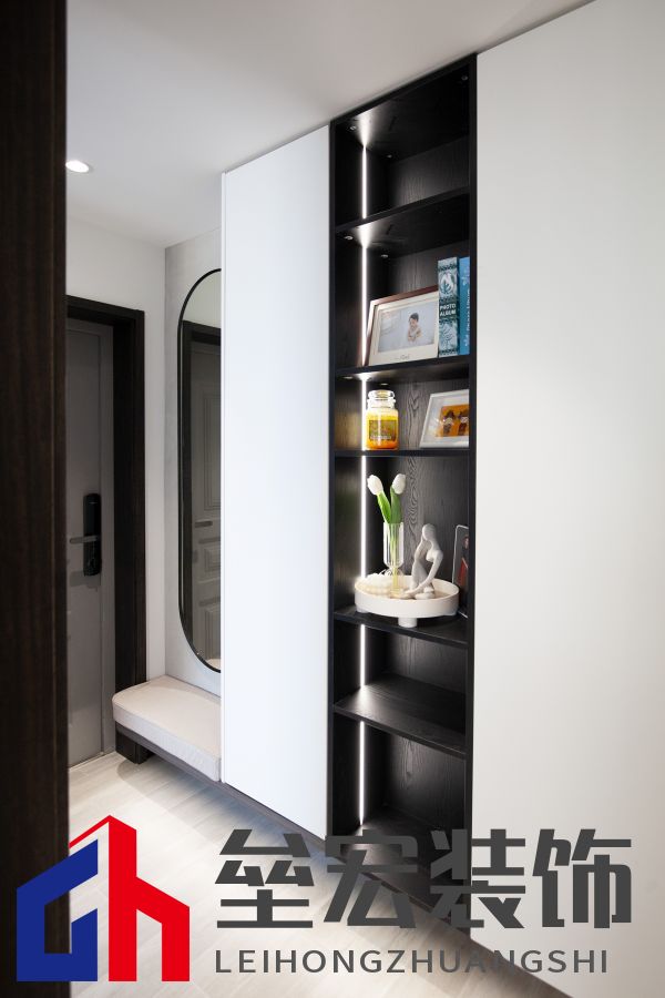 142㎡現(xiàn)代簡約丨 黑白格調(diào)下的溫柔空間！