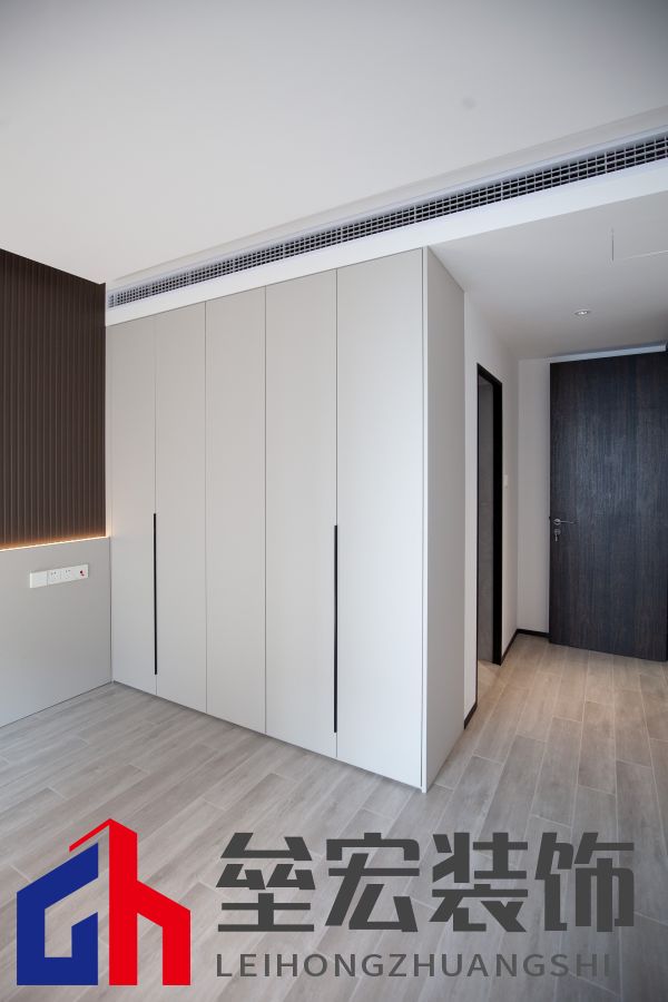 142㎡現(xiàn)代簡約丨 黑白格調(diào)下的溫柔空間！