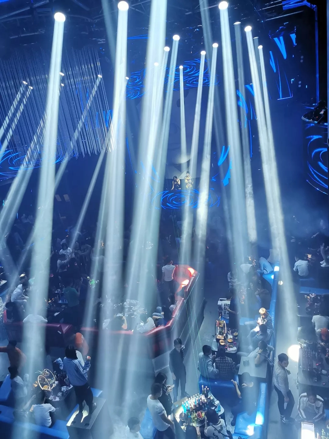 廈門(mén)酒吧設(shè)計(jì)_qq炫舞房間酒吧設(shè)計(jì)_個(gè)性酒吧設(shè)計(jì)