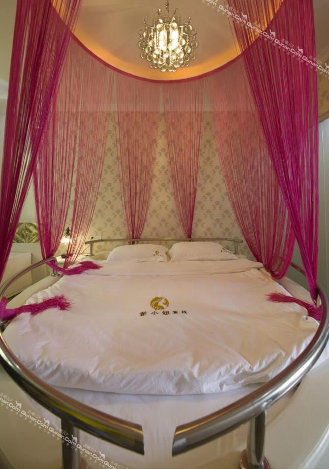 上饒的裝飾有限限公司的位置_成都創(chuàng)新思維裝飾有限公司招聘_廈門工筆裝飾設(shè)計(jì)有限公司