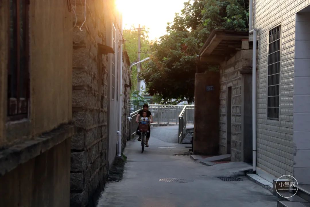 廈門(mén)別墅裝飾_廈門(mén)別墅裝修公司_廈門(mén)別墅設(shè)計(jì)公司