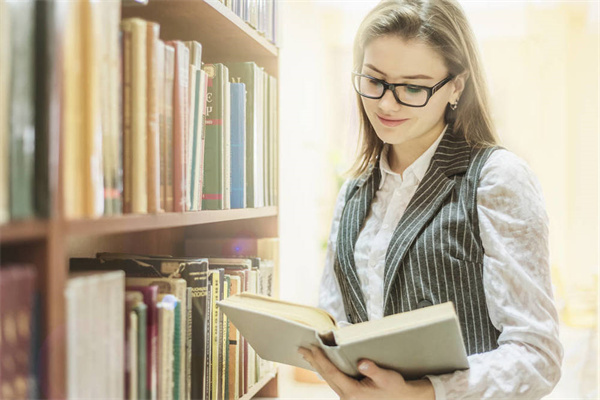 哪些?？朴惺覂?nèi)設(shè)計(jì)專業(yè)