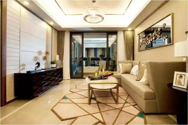 150㎡戶型四間朝南，一個創(chuàng)新的戶型，我不允許它有1㎡的浪費。