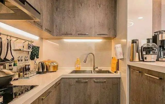 廈門廚房裝修改造_廈門廚房臺(tái)面裝修公司_廈門廚房裝修臺(tái)面