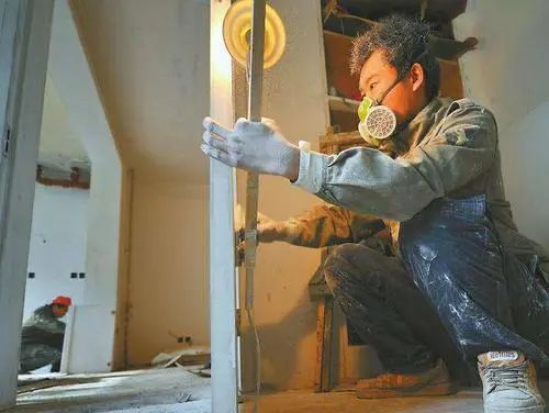 廈門(mén)裝修工人_廈門(mén)裝修散工_廈門(mén)工人裝修公司電話