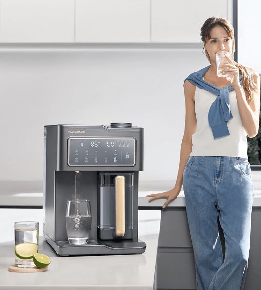 鉑金電解+富鍶礦化，摩飛富氫礦化凈飲機讓健康好水唾手可得