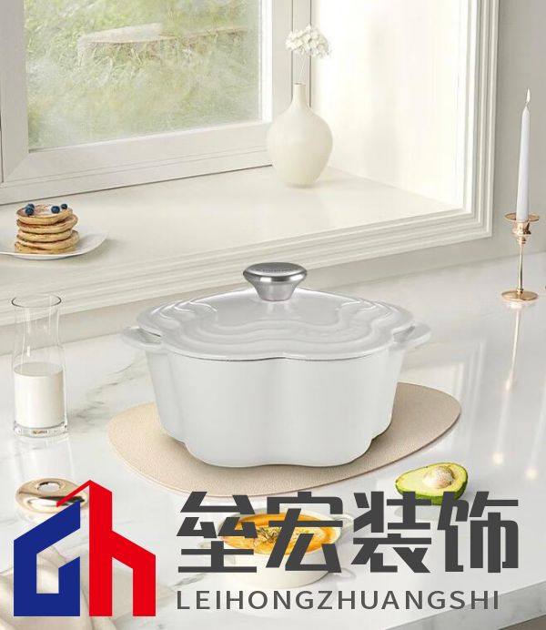 酷彩LE CREUSET鑄鐵鍋京東獨(dú)家首發(fā)！下單即贈價(jià)值百元鍋鏟座